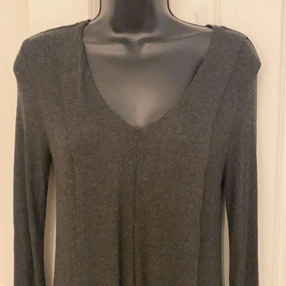 Cable & Gauge dark gray Sweater small V-neck - Picture 2 of 5